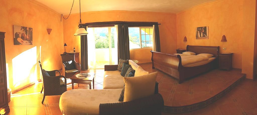 Hotel Villa Lehmi Tárbena Exteriör bild